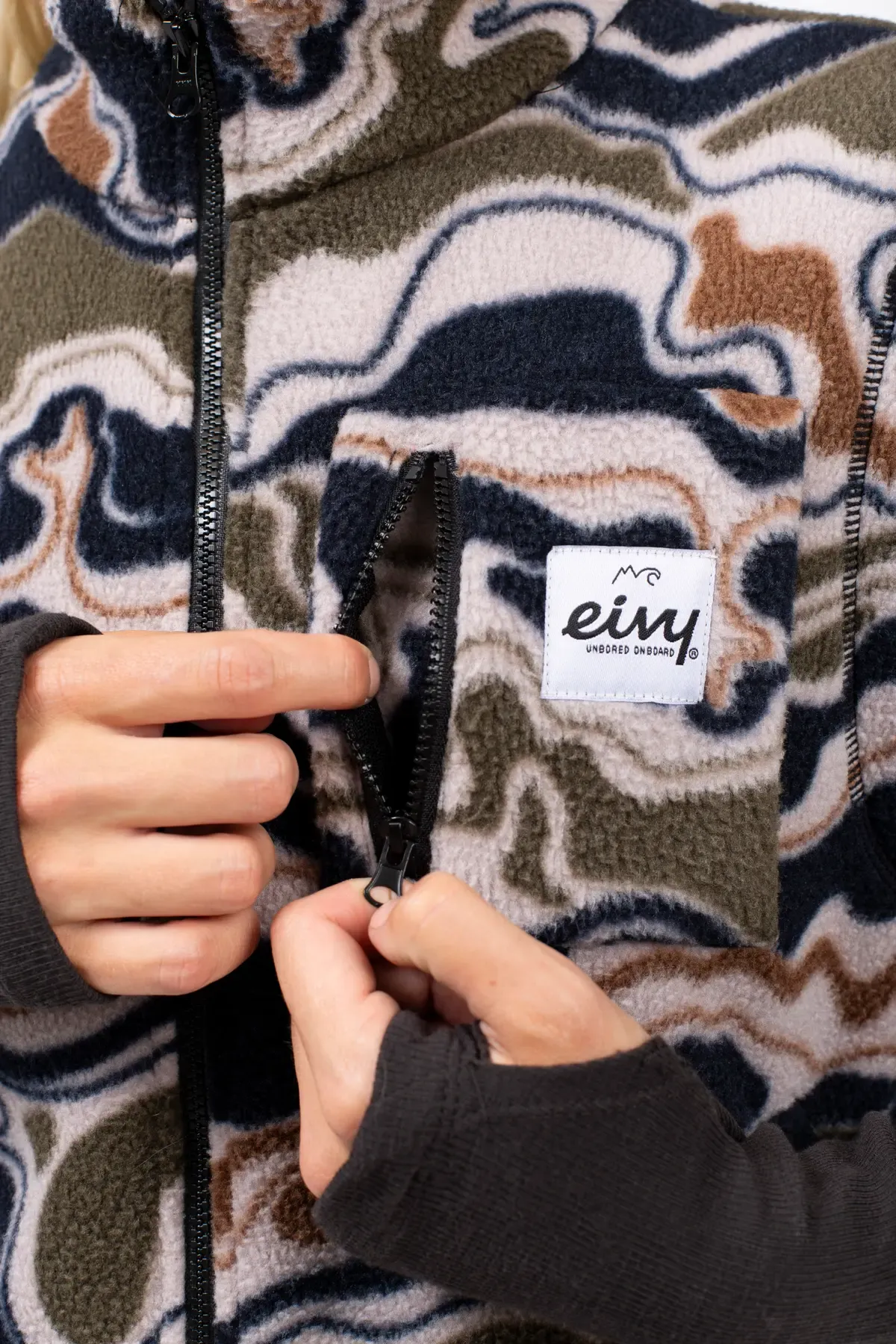 BOXY SHERPA VEST