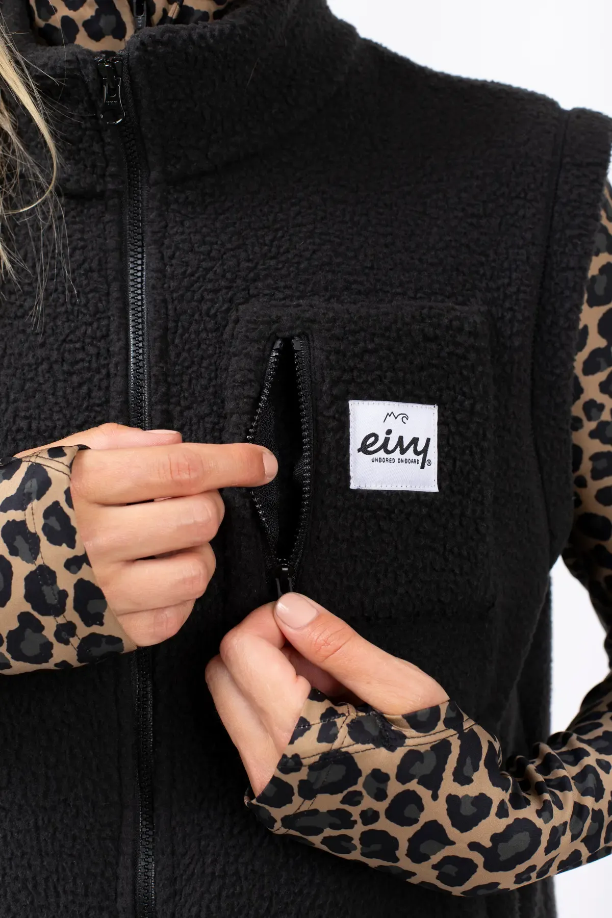 BOXY SHERPA VEST